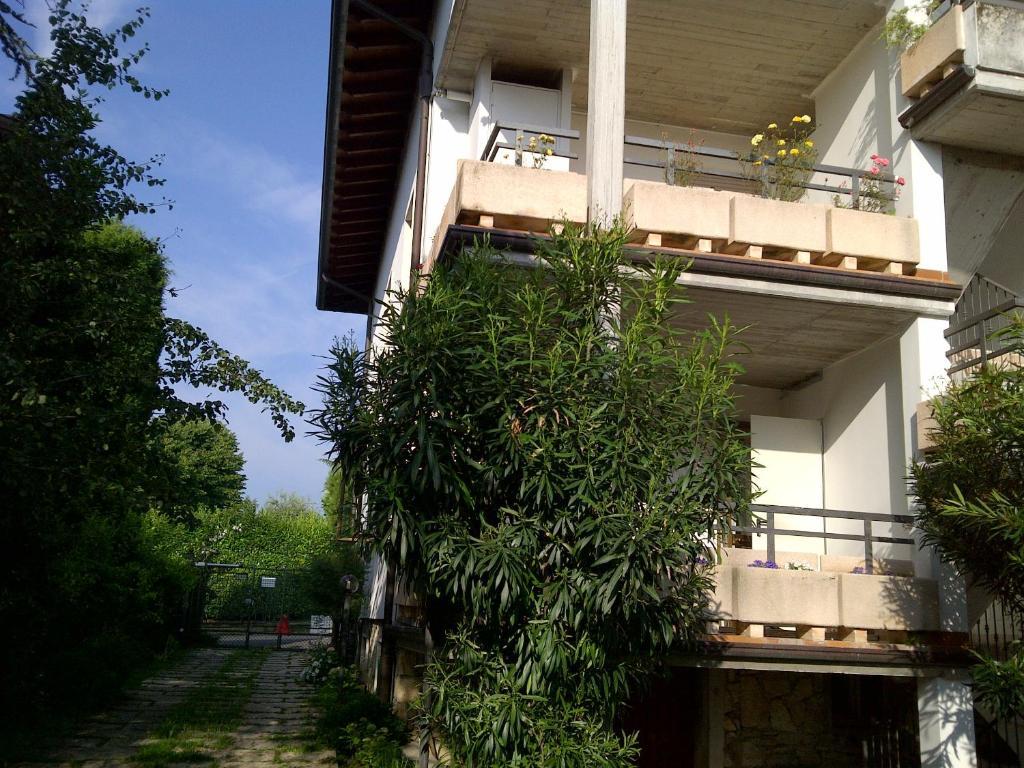 B&B Villa Lina Desenzano del Garda Luaran gambar