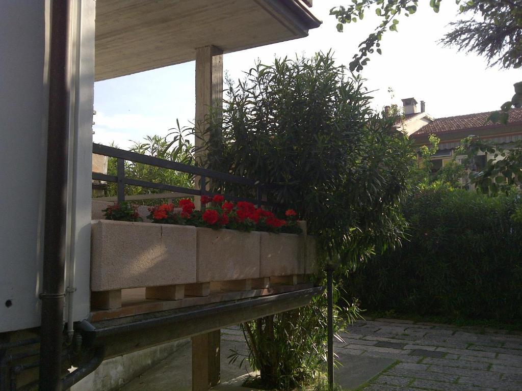 B&B Villa Lina Desenzano del Garda Luaran gambar