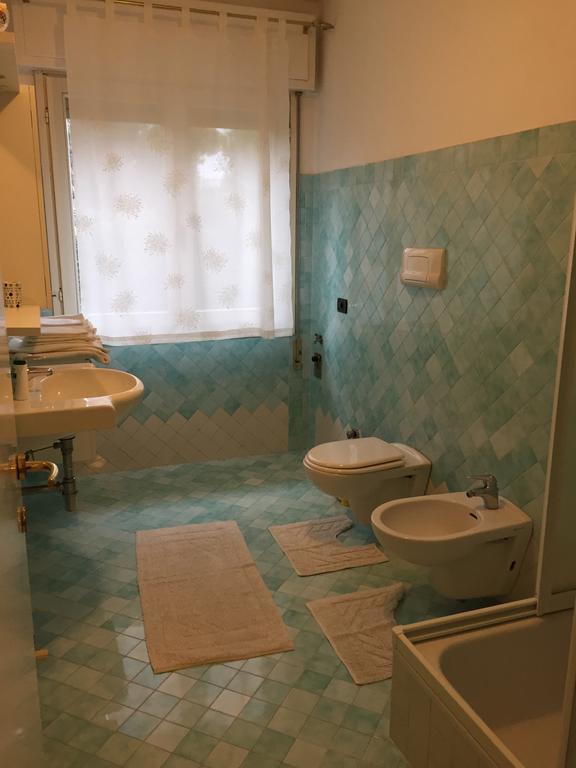 B&B Villa Lina Desenzano del Garda Luaran gambar