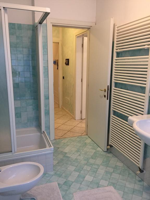 B&B Villa Lina Desenzano del Garda Luaran gambar